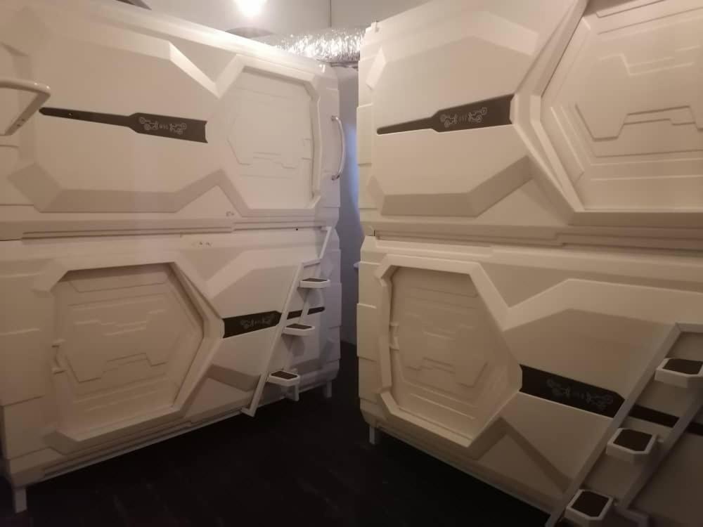 Vspace Guesthouse Capsule & Cafe Malacca Kültér fotó